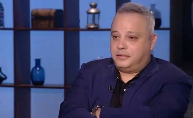 تامر عبد المنعم ساخرا من أحمد سعد: «عشت وشفت رجالة بتتسرق صيغتها»