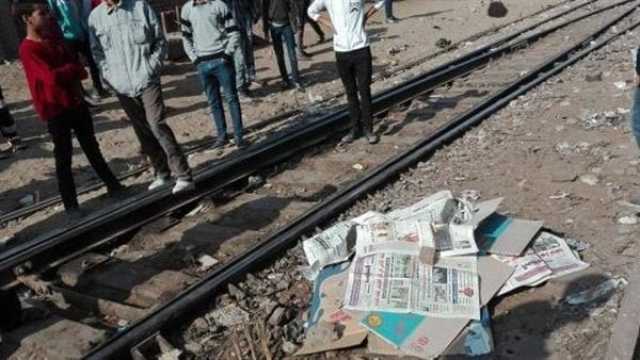 مأساة على القضبان: مصرع أربعينية وإصابة أخرى في حادث تصادم بمزلقان المنيا