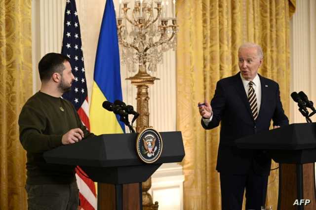 خلال اتصال هاتفي.. بايدن لـ زيلينسكي: مستمرون في دعم أوكرانيا ومحاسبة روسيا