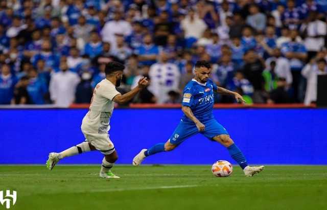 ظهور بونو وميتروفيتش الأول.. تشكيل الهلال الرسمي أمام الرائد في الدوري السعودي