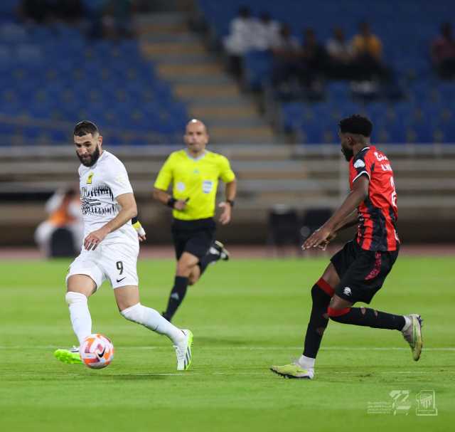 الاتحاد يقسو على الرائد بثلاثية في الدوري السعودي «فيديو»