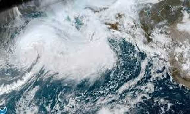 إجراءات احترازية وتنفيذية بعدد من الدول لمواجهة تداعيات موجة الطقس السيء