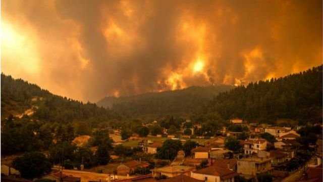 بسبب التغيرات المناخية.. الحرائق تلتهم غابات اليونان