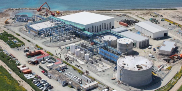 محطات تحلية مياه البحر توفر حاليا طاقة إنتاجية تبلغ 192 مليون متر مكعب