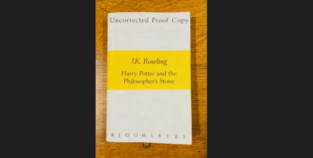 بيع نسخة “غير مصححة”من رواية هاري بوتر الأولى بأكثر من 13 ألف دولار