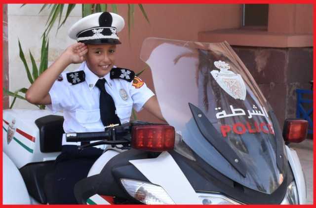 ولاية امن مراكش تحقق حلم الطفل “لقمان” بمنحه زيا وظيفيا خاصا بجهاز الشرطة
