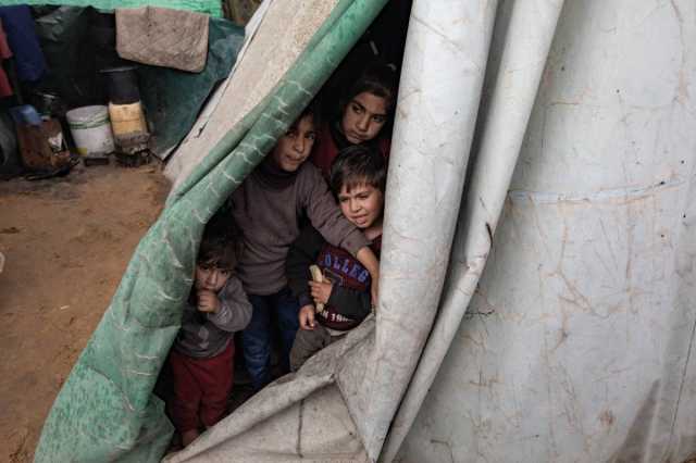 شهداء وجرحى في سلسلة غارات للاحتلال على غزة ورفح ودير البلح