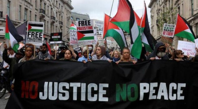 آلاف المتظاهرين في مدن المملكة المتحدة للمطالبة بانهاء الحرب على غزة