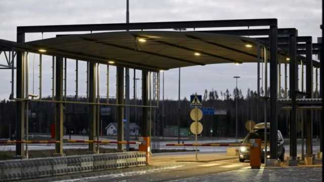 فنلندا تغلق أربعة معابر حدودية مع روسيا لمنع دخول طالبي اللجوء