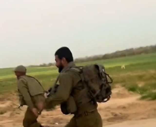 بالفيديو .. كلاب غزة تطارد جنود الاحتلال لكنسهم من أراضيها