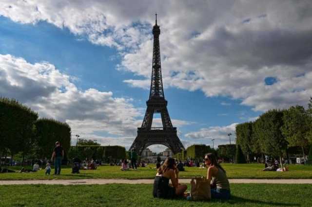 عاجل : إخلاء برج إيفل في باريس بعد تهديد بوجود قنبلة