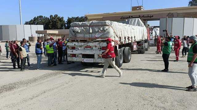 الهلال الأحمر الفلسطيني: دخول 106 شاحنات مساعدات لغزة الأربعاء