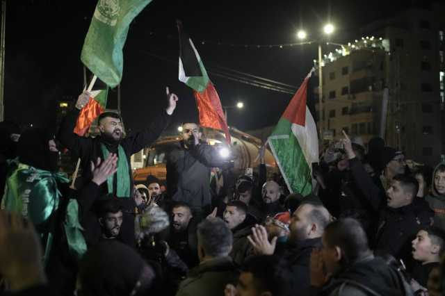 الإفراج عن أكثر من 100 أسير فلسطيني من سجن عوفر