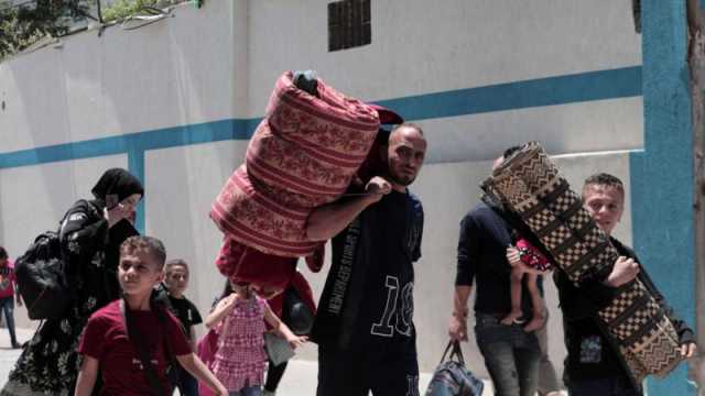 عاجل : عائلات فلسطينية نازحة في جنوب غزة تعلن العودة إلى مدينة غزة غدا الساعة 1 بعد صلاة الجمعة