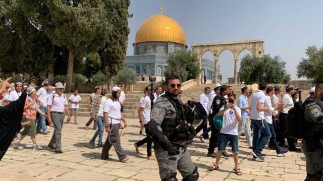 مستوطنون يقتحمون المسجد الأقصى بحماية شرطة الاحتلال الإسرائيلي