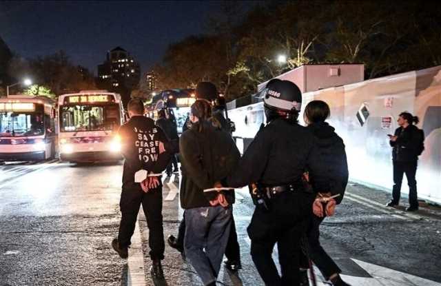 عاجل : الشرطة الأمريكية تعتقل 93 طالبا مؤيدا لفلسطين بجامعة كاليفورنيا