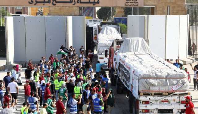 عبور 50 شاحنة جديدة محملة بالمساعدات الإنسانية من معبر رفح