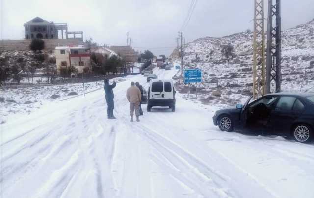 قطع طرقات .. ثلوج وأمطار عنيفة بسبب العاصفة دانييلا في لبنان