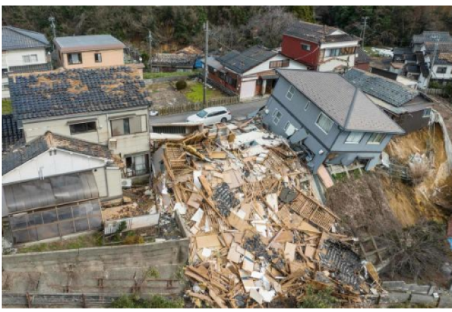 ارتفاع وفيات زلزال اليابان إلى 55 واستمرار البحث عن ناجين