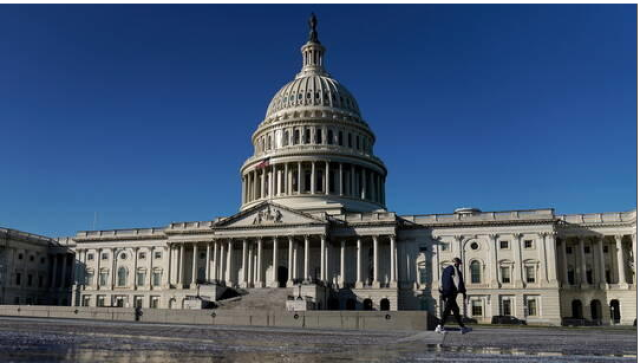 طلاب أمريكيون يحتجون داخل الكونغرس على دعم إسرائيل