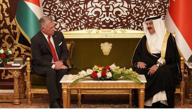 عاجل : الملك يلتقي العاهل البحريني