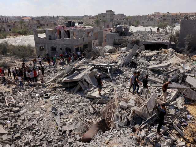 استشهاد أكثر من 20 فلسطينيا بقصف منازل في غزة