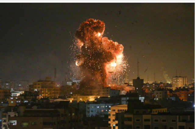عاجل : غزة تتعرض لهجوم بصواريخ ذات قوة تدميرية عالية