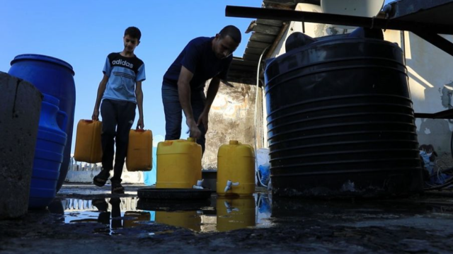 الصحة العالمية: سكان غزة يشربون مياه الصرف الصحي