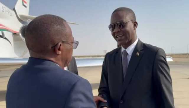 كباشي يغادر بورتسودان برفقة وزير الدفاع إلى دولتين في أفريقيا