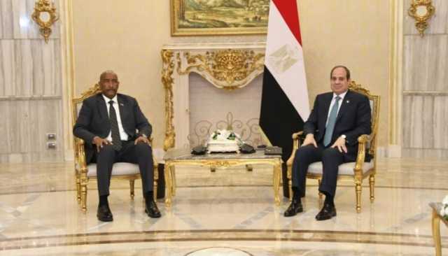 السيسي يبلغ البرهان تعهدات عن الأوضاع في السودان وتوجيهات بشأن إقامة السودانيين والطلاب في مصر