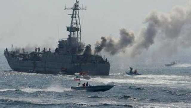 البحرية الأمريكية تقر بـ “عجزها” عن مواجهة الضربات اليمنية