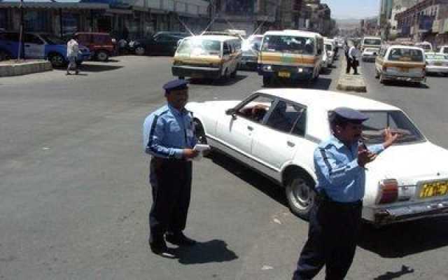 بعد انتشار فيديو على مواقع التواصل الاجتماعي .. مدير عام المرور يوقف جندي عن العمل