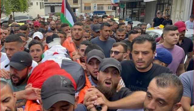 الفلسطينيون يشيعون جثمان الشهيد خليفة في نابلس