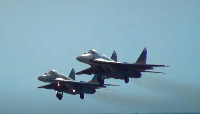 مقتل 3 طيارين أوكرانيين في اصطدام مقاتلتي “ميغ-29” قرب كييف
