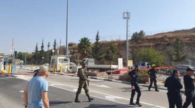 إصابة 3 مستوطنين صهاينة بعملية طعن في القدس