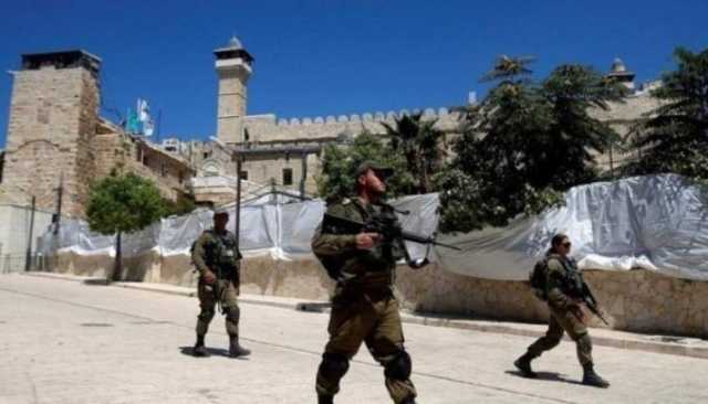 العدو الصهيوني يغلق الحرم الإبراهيمي ويرفع حالة التأهب خشية العمليات الفلسطينية