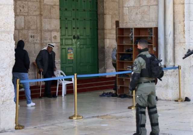 قوات العدو الصهيوني تُغلق المسجد الأقصى المبارك بشكل مفاجئ