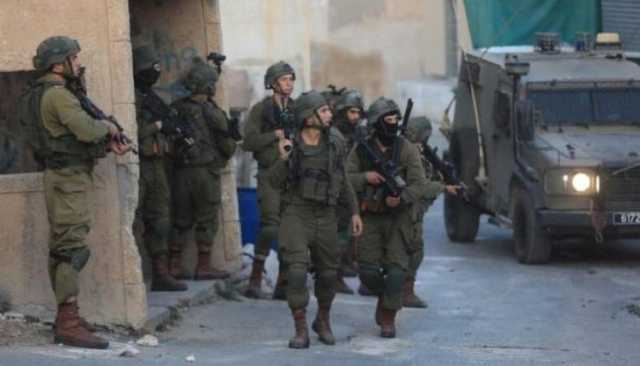 قوات العدو تعتقل 10 أسرى محررين من القدس المحتلة