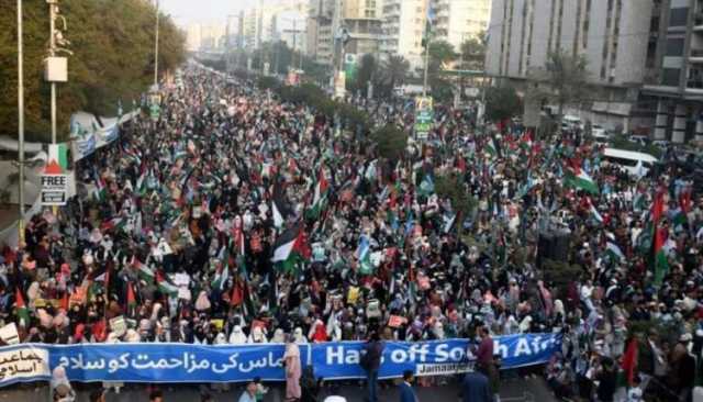 الآلاف في باكستان يتظاهرون دعما لفلسطين