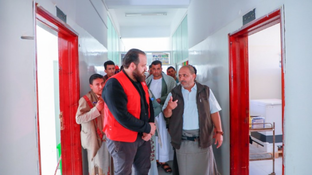 أمين عام مجلس الشؤون الإنسانية يطلع على الخدمات الطبية بمستشفى ساقين الريفي بمحافظة صعدة