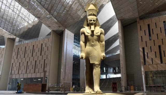 مصر تعلن اكتشاف تمثال جديد لرمسيس الثاني