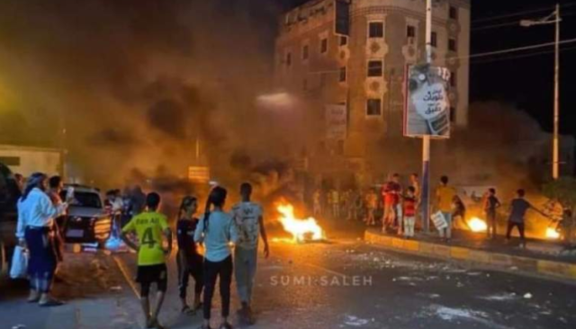 غدا موعد الانفجار.. استياء جماهيري وغضب شعبي في عدن بسبب تردي الأوضاع وانعدام الخدمات
