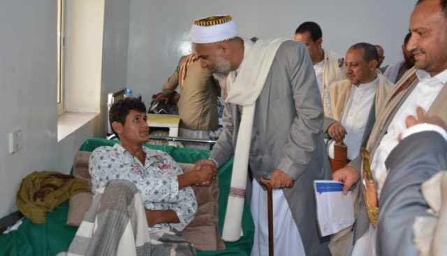 مفتي الديار اليمنية يتفقد أوضاع الجرحى والمعاقين بالمستشفى العسكري بصنعاء
