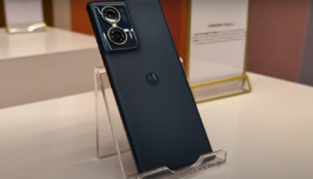 أبرز مواصفات الهاتف المنافس الجديد من Motorola