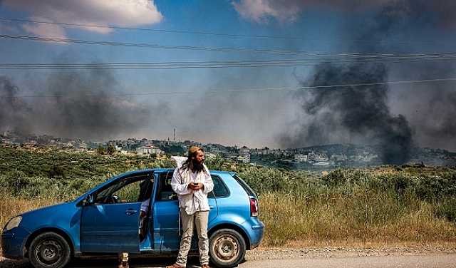 مستوطنون صهاينة يحرقون محاصيل القمح في بلدة سبسطية شمال غرب نابلس