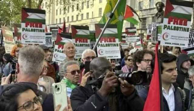 تظاهرة بالآلاف أمام مقر الحكومة البريطانية رفضا للعدوان الصهيوني على رفح