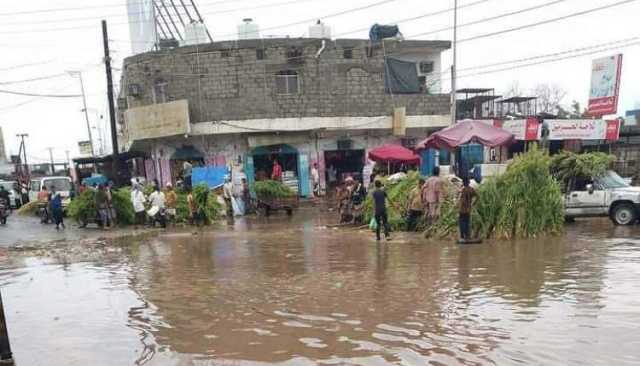 أمطار غزيرة وسيول جارفة تتسبب بخسائر كبيرة في أبين