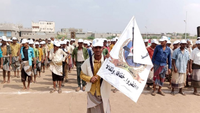 عرض شعبي لقوات التعبئة العامة في مديرية المراوعة بالحديدة بمناسبة ثورة 21 سبتمبر