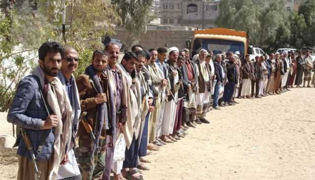 وقفة مسلحة في البيضاء تستنكر جريمة وفاة الشاعر الحطام تحت التعذيب في سجون المرتزقة بمأرب