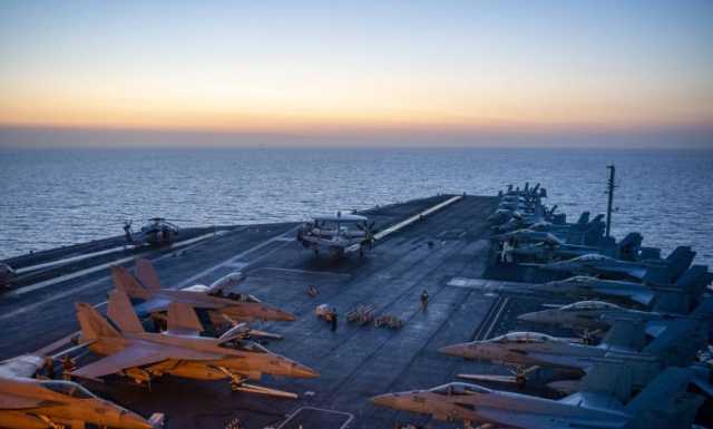 الحوثيون يزعمون استهداف حاملة الطائرات الأمريكية “إيزنهاور” بالبحر الأحمر